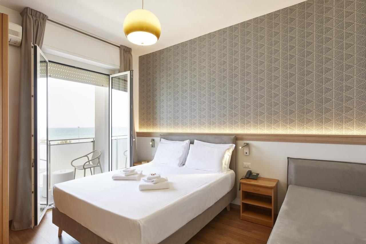 Hotel Tritone セニガッリア エクステリア 写真
