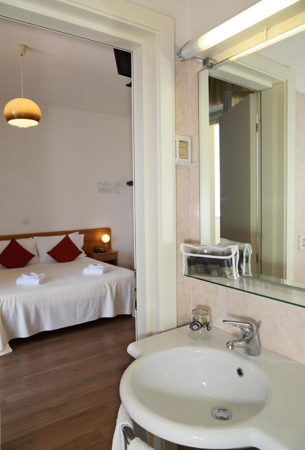 Hotel Tritone セニガッリア エクステリア 写真